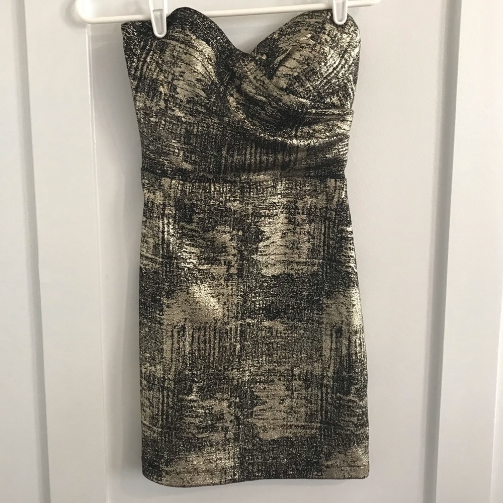 Strapless dress